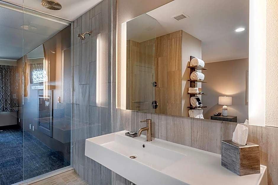 Lincoln Sands Oceanfront Resort, an Ascend Collection Hotel