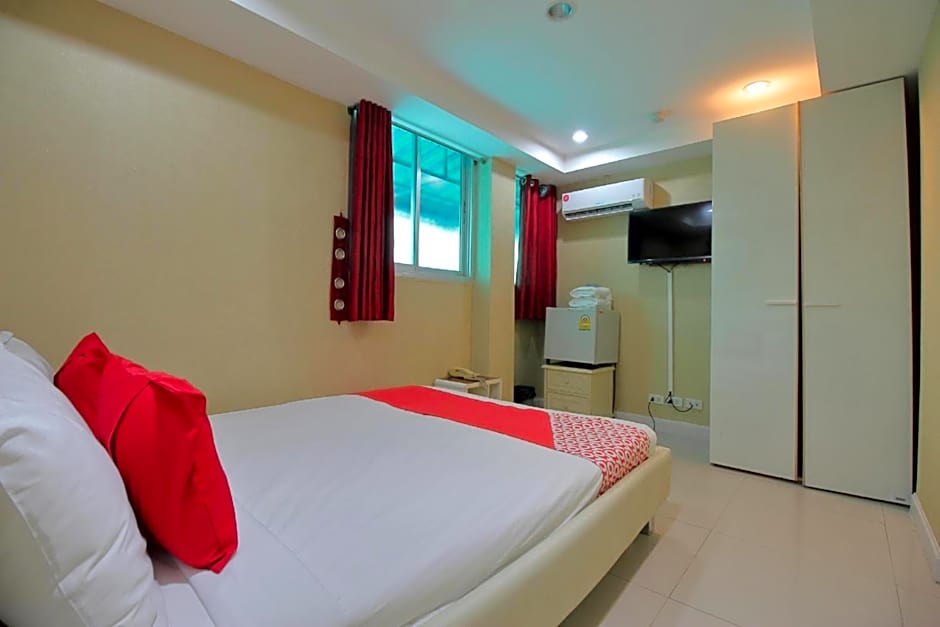 Photo 1 of 9 of Standard Double Room