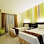 Pose In Hotel Solo