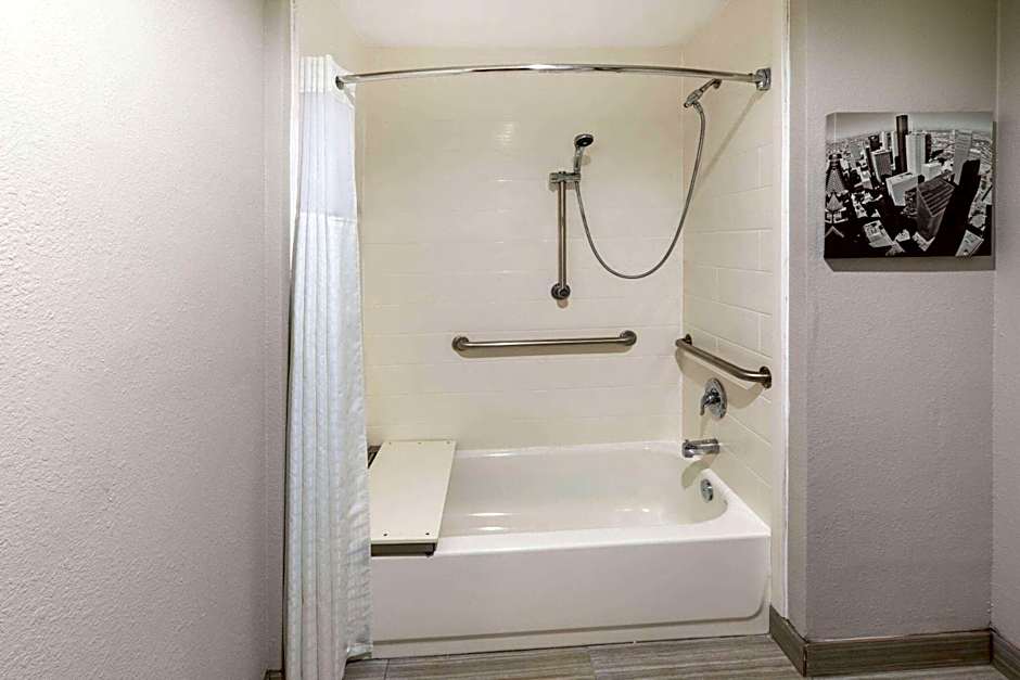 La Quinta Inn & Suites by Wyndham Houston Northwest
