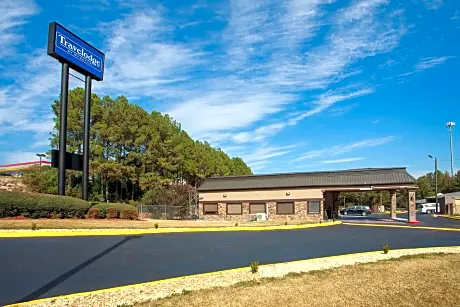 Travelodge by Wyndham Macon West