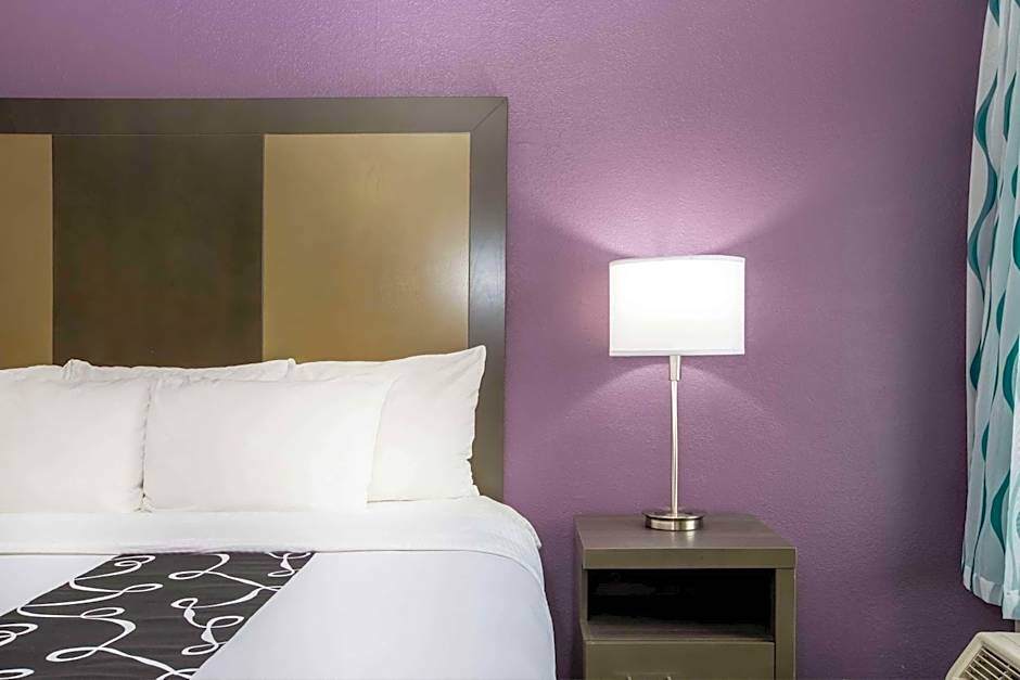 La Quinta Inn & Suites by Wyndham Davenport