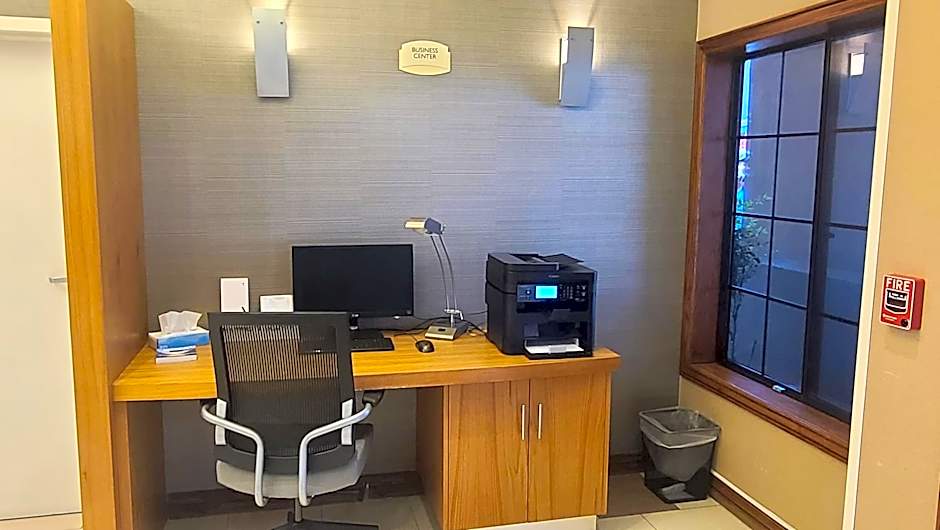 Best Western Hesperia-Victorville Suites