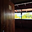 Hotel La Isla Inn