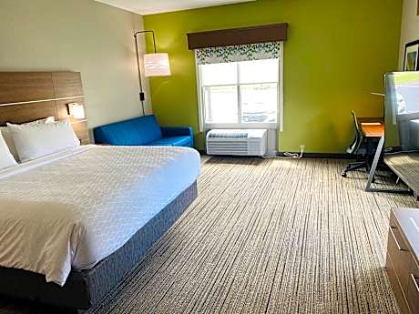 1 King Bed Standard Mobil Accessible Tub