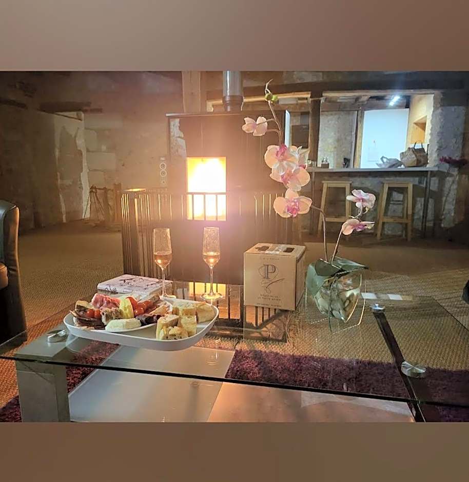 Gîte La Belle Aventure avec piscine et jacuzzi