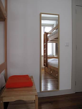 Bed in 4-Bed Mixed Dormitory Room