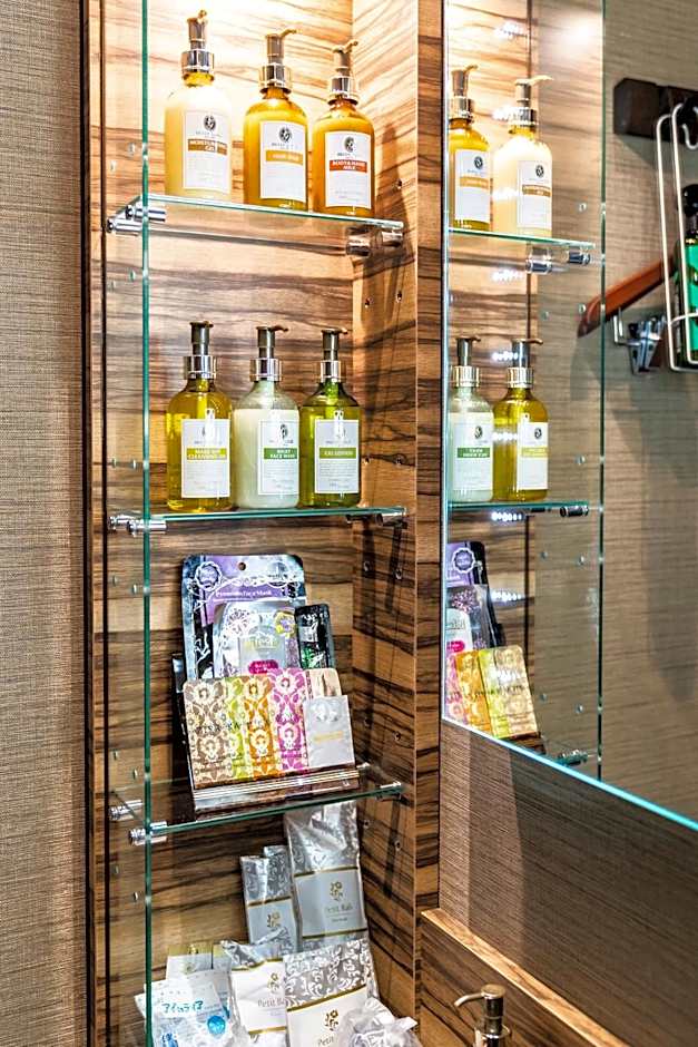 Petit Bali Forest Shinjuku Sanchōme