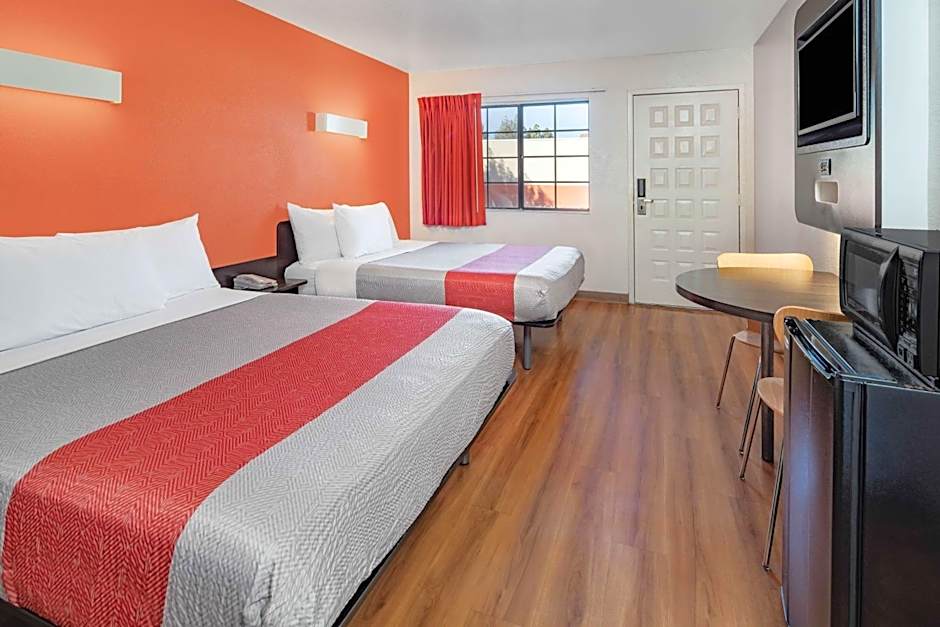 Motel 6-Thousand Oaks, CA