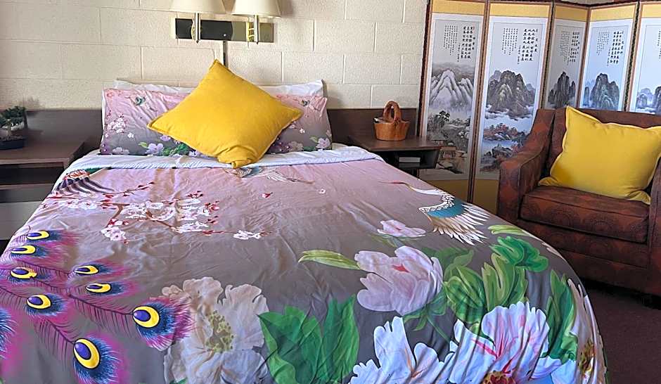 Midtown Inn & Suites