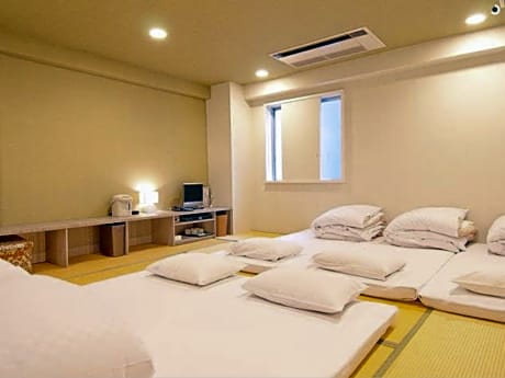 Japanese Room For 5 Adults