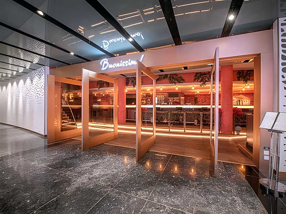 Golden Sands Hotel Creek