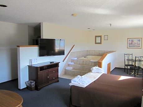 King Suite - Non-Smoking