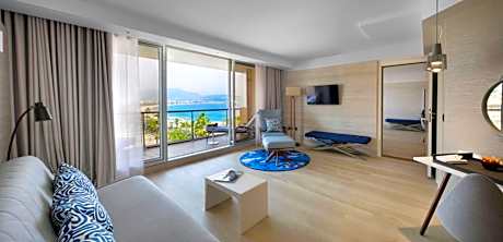 Bay View Suite with Terrace