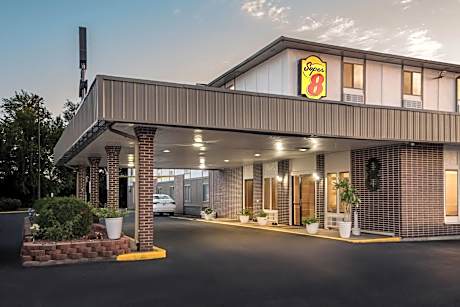 Super 8 by Wyndham Terre Haute