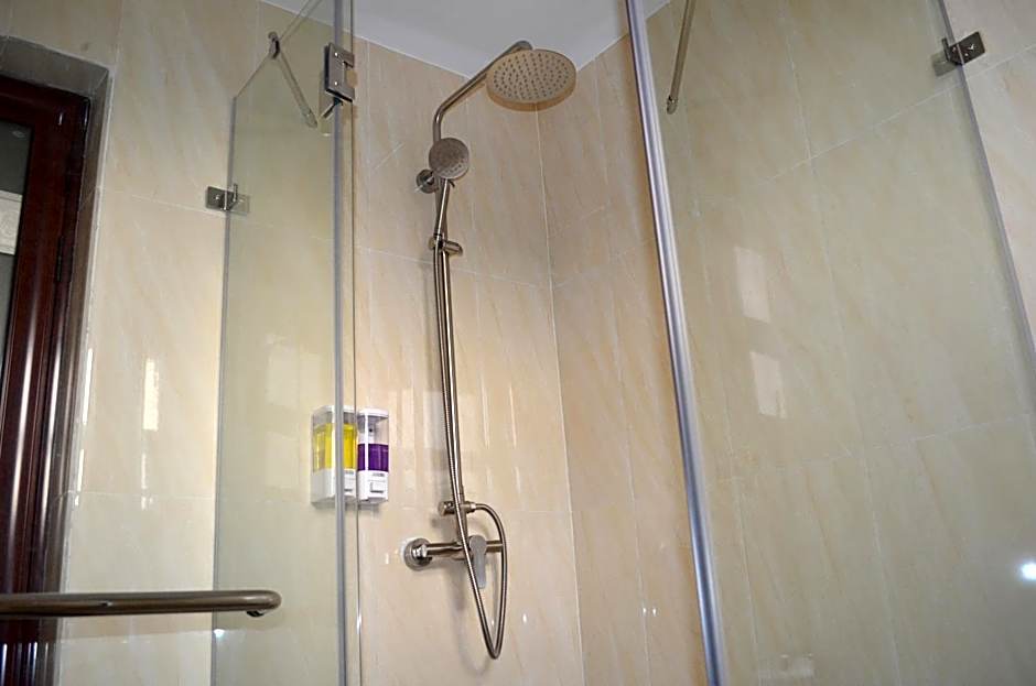 Hillside Plaza Hotel