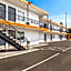 Rodeway Inn & Suites North Hollywood Burbank Airport - Universal Area