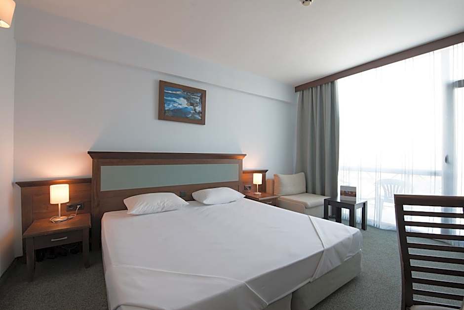 Lion Sunny Beach Hotel