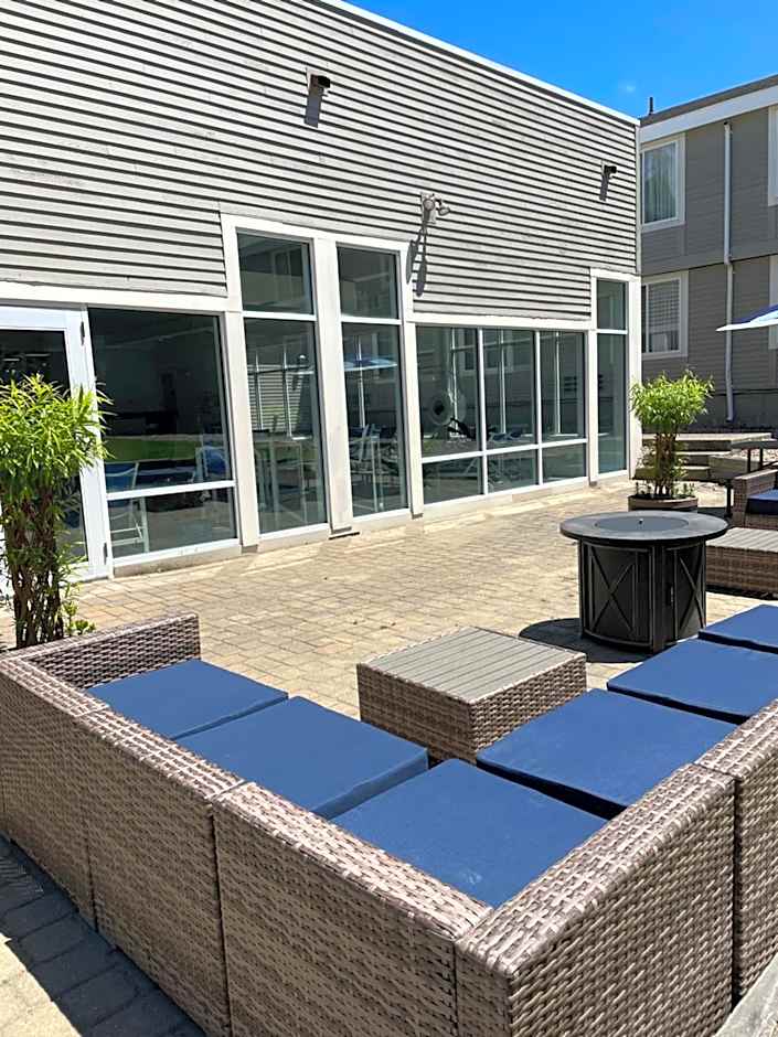 Iris Hotel Cape Cod