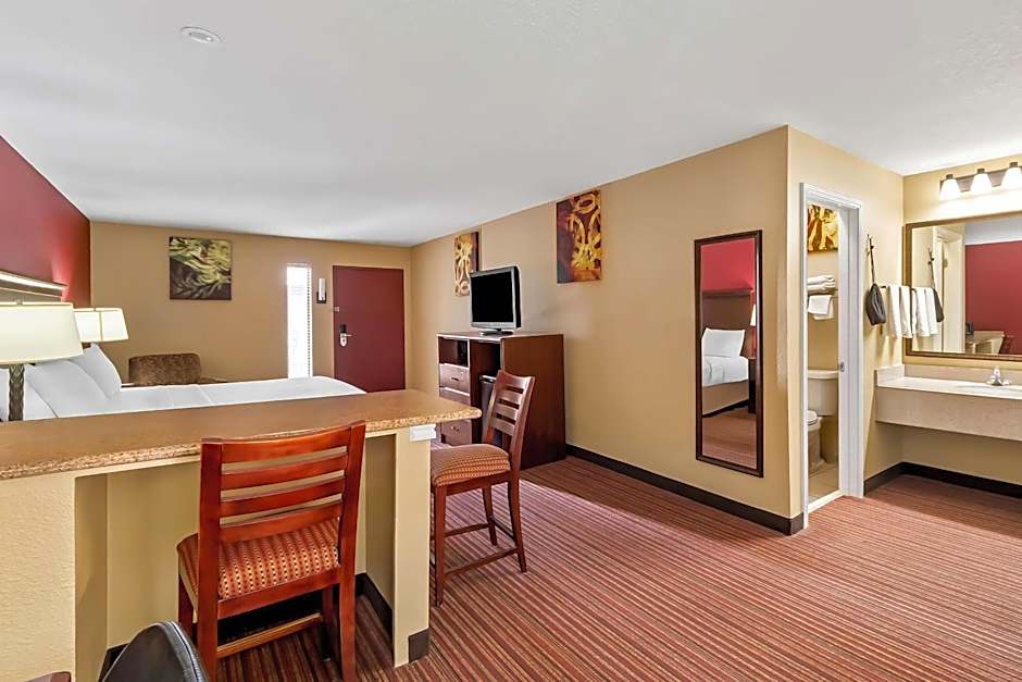 SureStay Plus by Best Western San Antonio Fiesta Inn