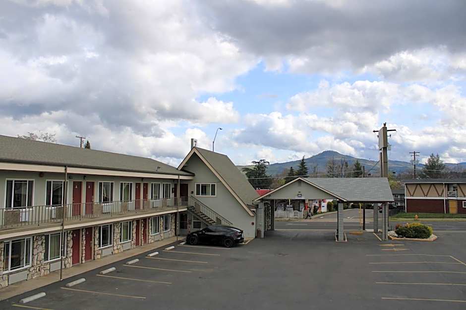 Pine Tree inn