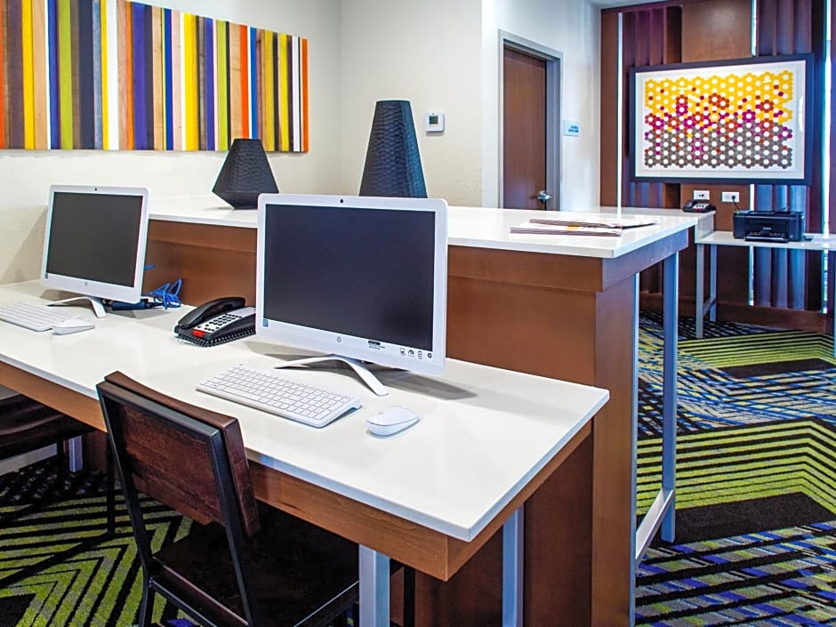 Holiday Inn Express & Suites - Oklahoma City Airport, an IHG Hotel