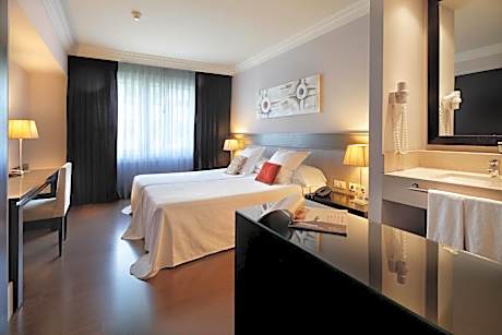 Double or Twin Room with City View