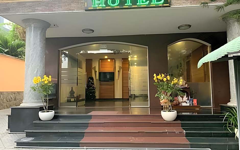 Ha Long Hotel