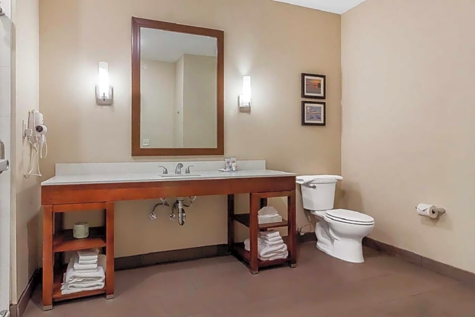 Comfort Suites