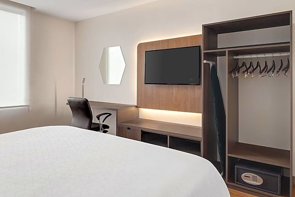 Holiday Inn Express San Jose Forum By IHG