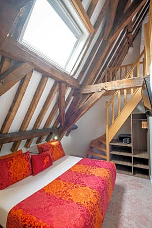 Duplex Quadruple Room