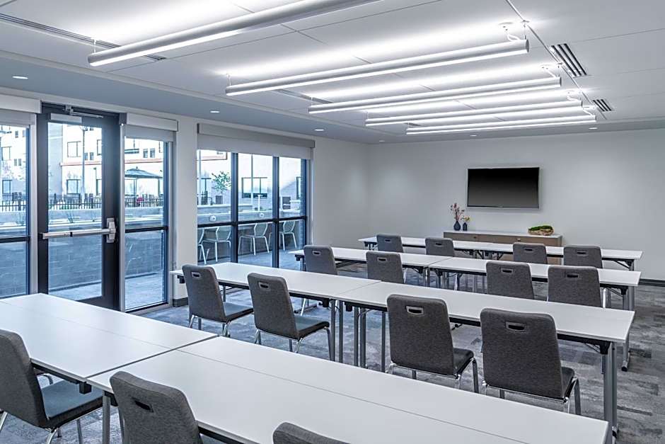 Element Dallas Richardson