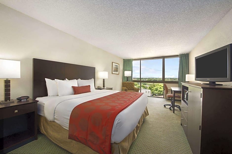 Ramada by Wyndham West Palm Beach Airport