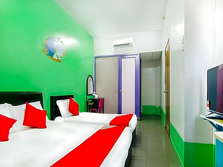 OYO 880 Hotel Purple Town