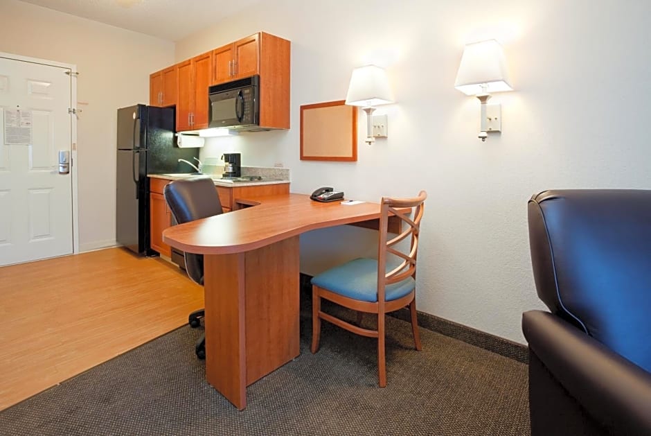 Candlewood Suites New Bern, an IHG Hotel
