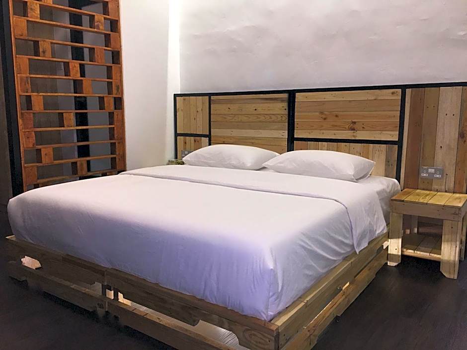 The Oikos Hotel