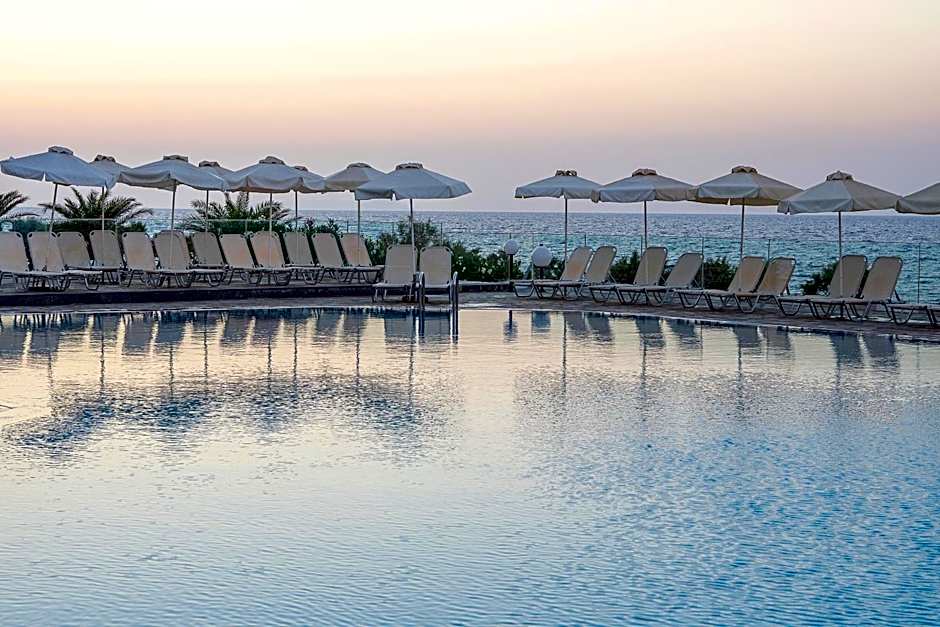 Maritimo Beach Hotel