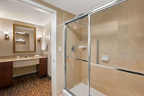 1Kng/2Qn Hearing Accessible 2Bdrm Suite Nsmk