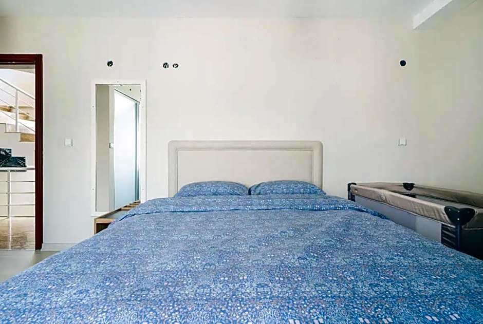 Comfortable villa with garden in “Urla İskele”