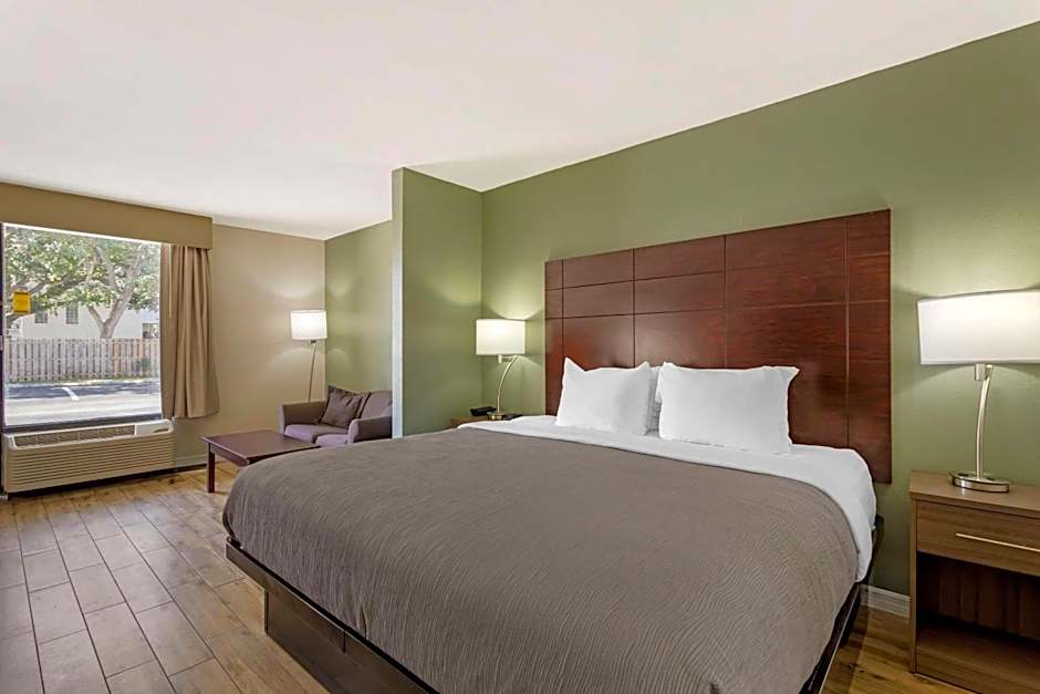 Quality Inn & Suites St Augustine Beach Area