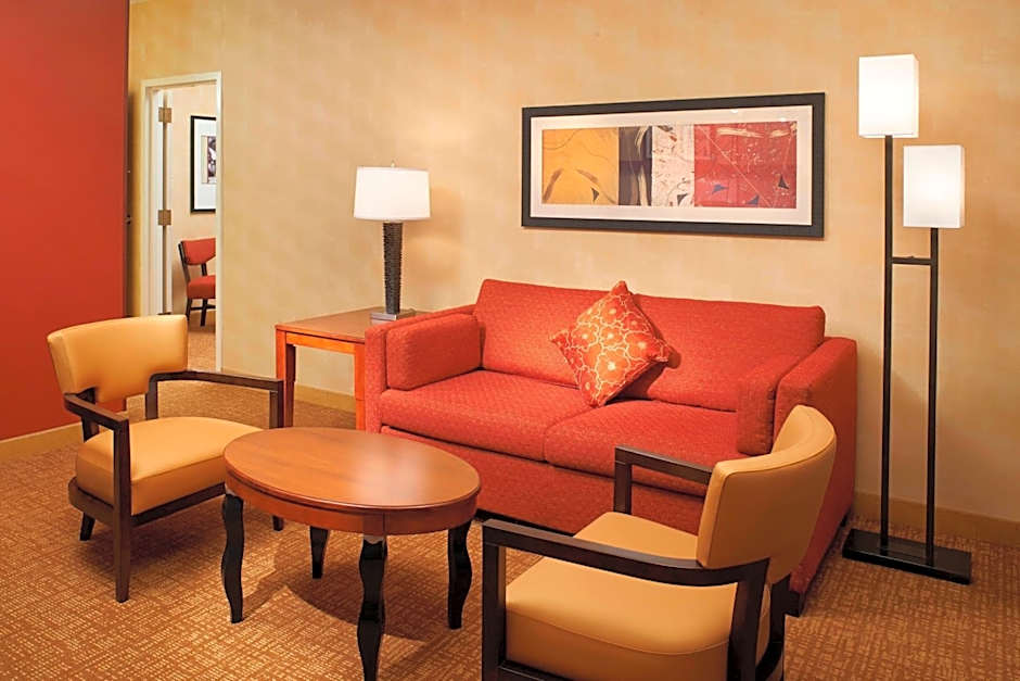 Courtyard by Marriott Chicago Naperville