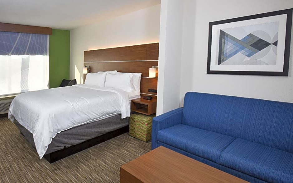 Holiday Inn Express Hotel & Suites Selma By IHG