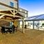La Quinta Inn & Suites by Wyndham Rockford