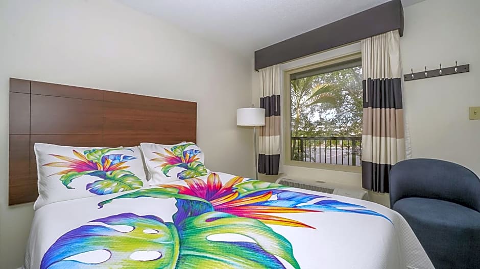 All-New, Private, Huge TV, Heated Pool, Tiki Bar