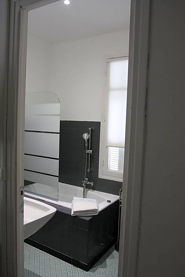 1er Consul SAS a Bussinca