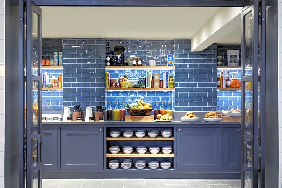 The George Hotel and Montys