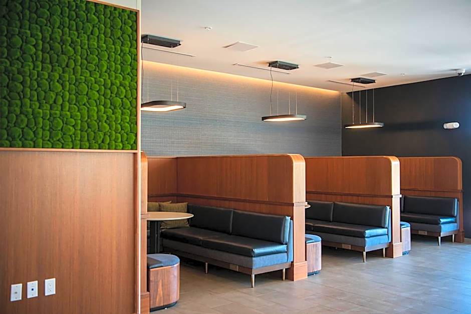 Courtyard by Marriott Lake City