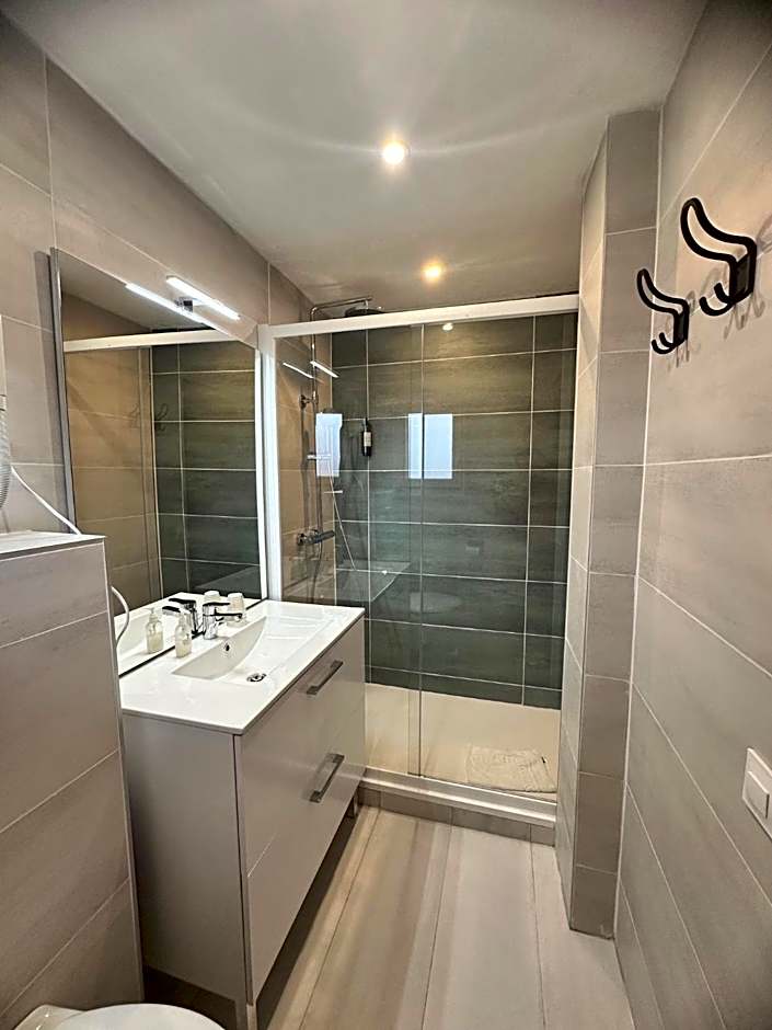 Hotel Les Palmiers En Camargue