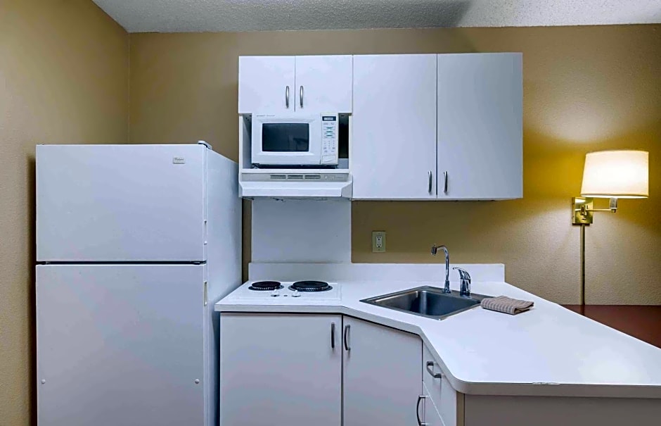 Extended Stay America Suites - Kansas City - Overland Park - Quivira Rd.