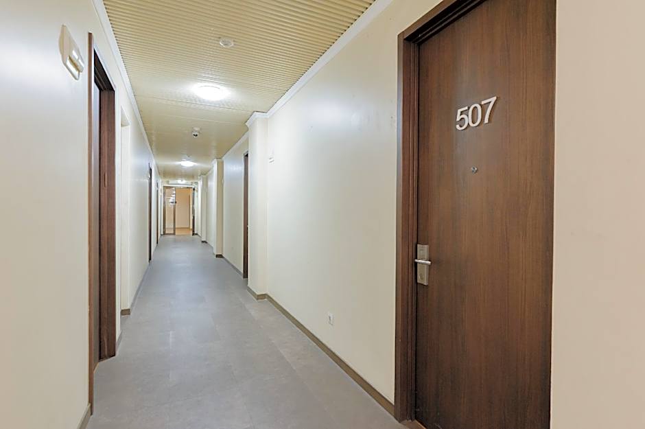 RedDoorz Plus near Soekarno Hatta Airport 2